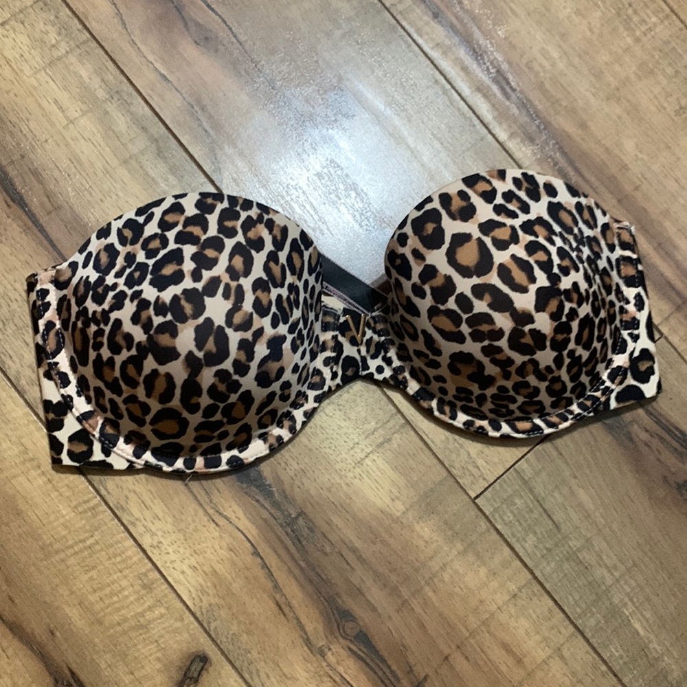 Victoria Secret strapless leopard bra 32D